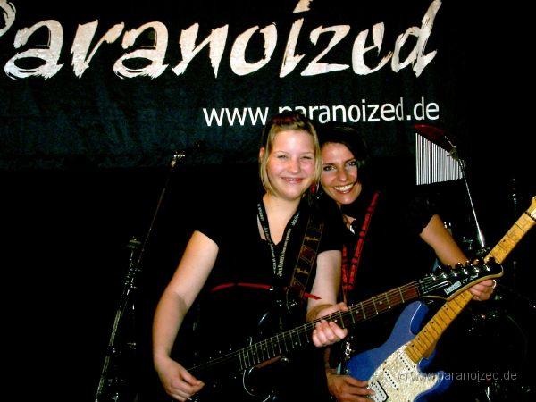 CIMG1366.JPG - Die neuen Gitarristinnen von Paranoized