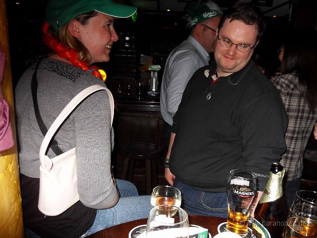 SDC11190.jpg - Fans und Bier...