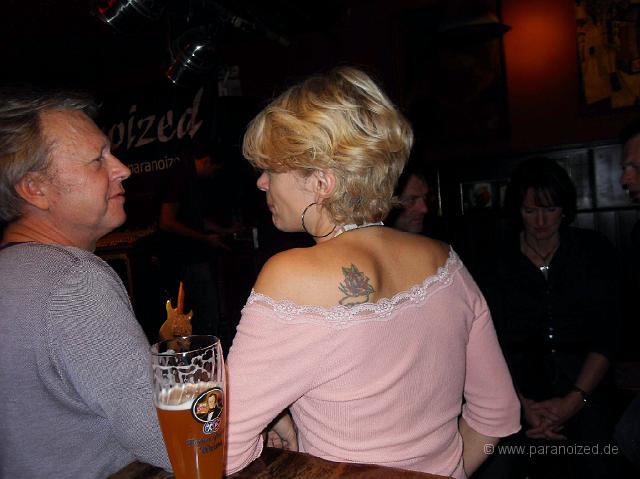 SDC12809.JPG - Eeeeev'ry roooose has it's thoooooorn...