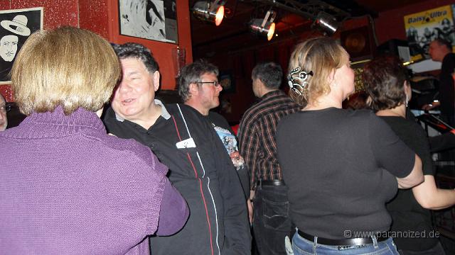 SDC13035.JPG - Da werden die Finger genau beobachtet ;)