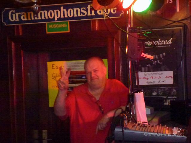 P1060183.JPG - Master of Grammophon!
