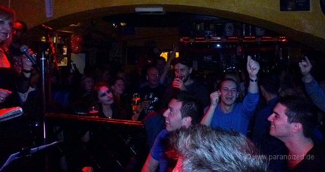 P1060312.JPG - Viele grinsende Menschen