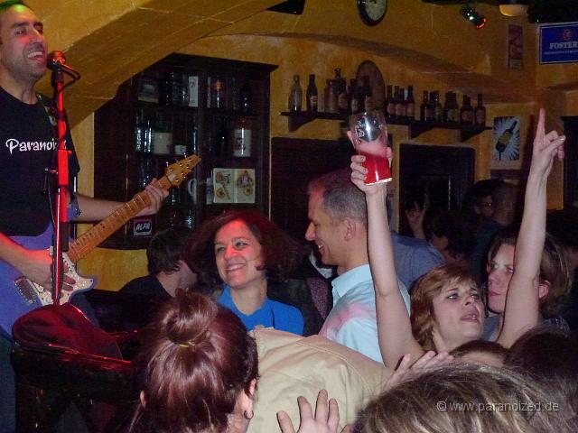 P1060481.JPG - Wenn Claudio singt, rufen Frauen "Touchdooooown"! Superbowl Fieber im Irish Pub?