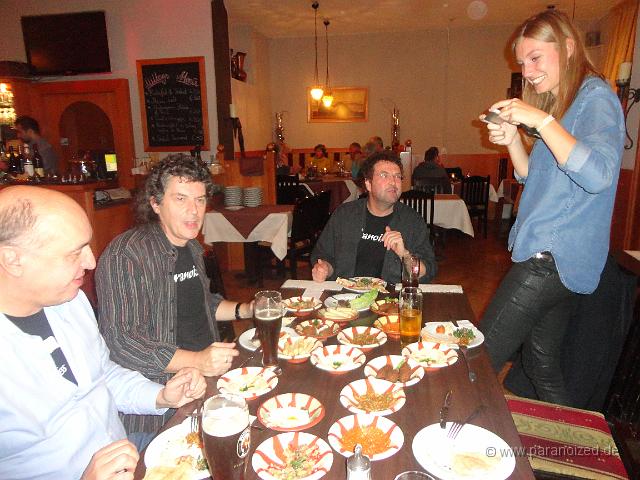 DSC00990.JPG - Unserer gute Fee des Abends hat es auch geschmeckt ;)