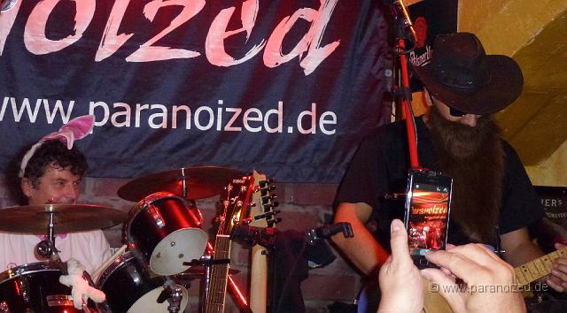 P1070468.JPG - Wolfi ist Blickfang der Fans