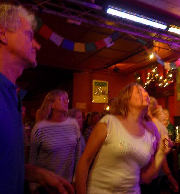 P1010085.JPG - Schneller Tanz = unscharfes Foto ;)