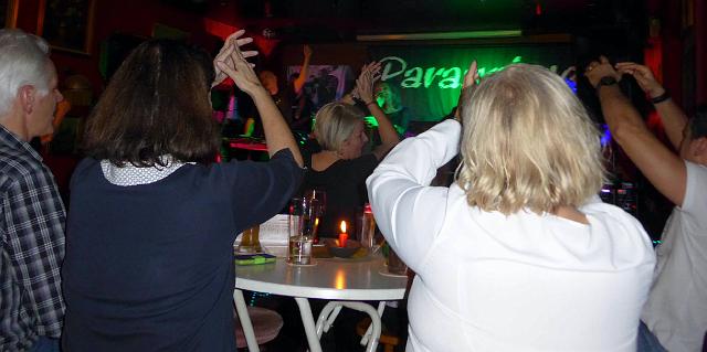 P1020633.JPG - Die Hände waren wieder dabei