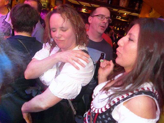 P1030177.JPG - Tanzt sie echt Macarena?