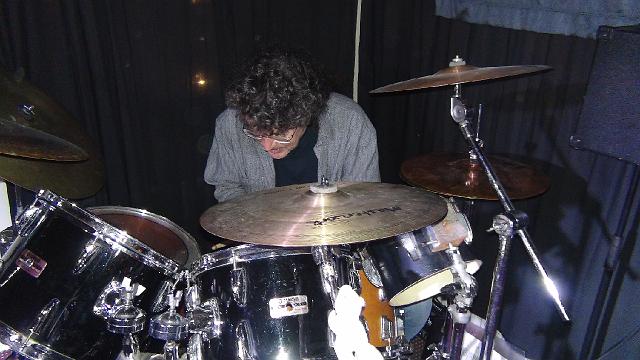 DSC02997.JPG - Snare noch schnell stimmen...